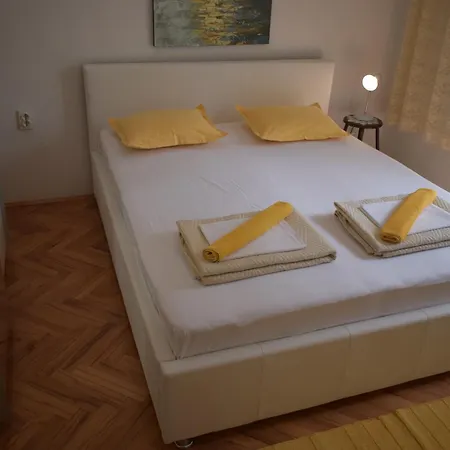 Apartment Antonella Makarska